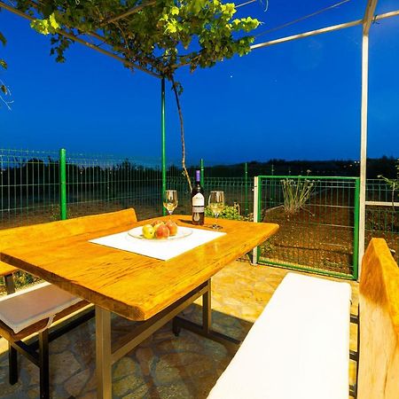 Guest House Pelja Plano Екстериор снимка