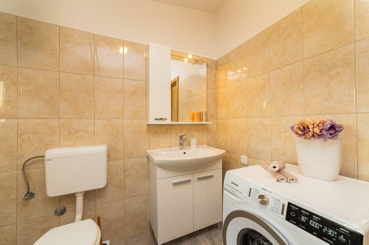 Guest House Pelja Plano Екстериор снимка