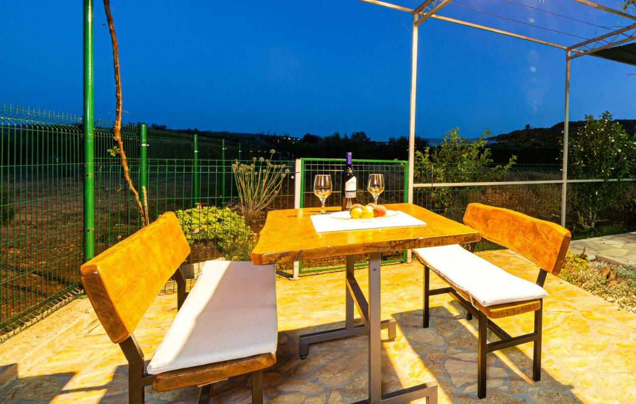 Guest House Pelja Plano Екстериор снимка